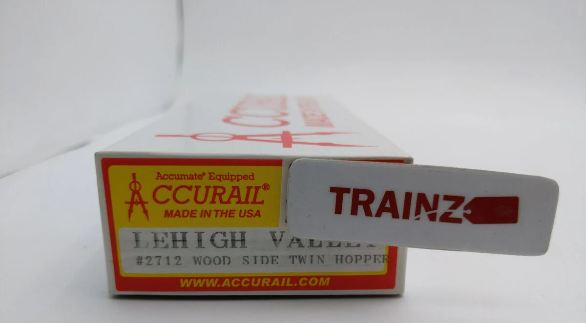 Accurail 92712 HO Scale Lehigh Valley Wood Side Twin Hopper VG/Box - Image 6