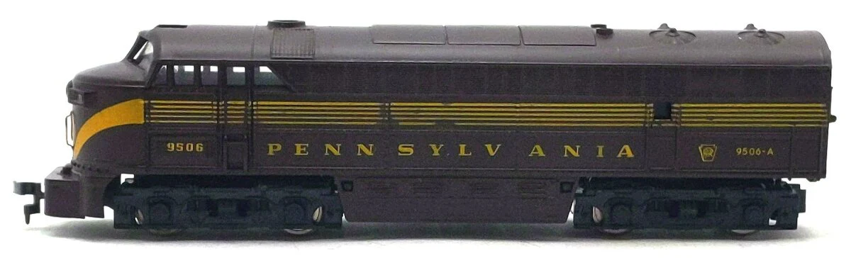 AHM 5027 HO Scale Pennsylvania Fairbanks Morse C-Liner Diesel Locomotive #9506-A VG