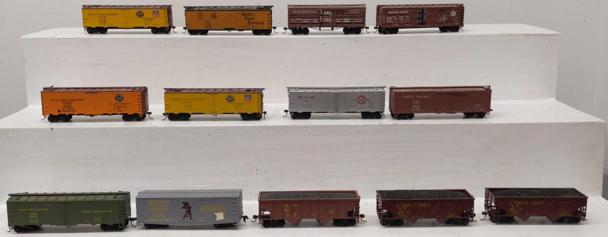 AHM & Others HO Scale Assorted Freight Cars [13] EX
