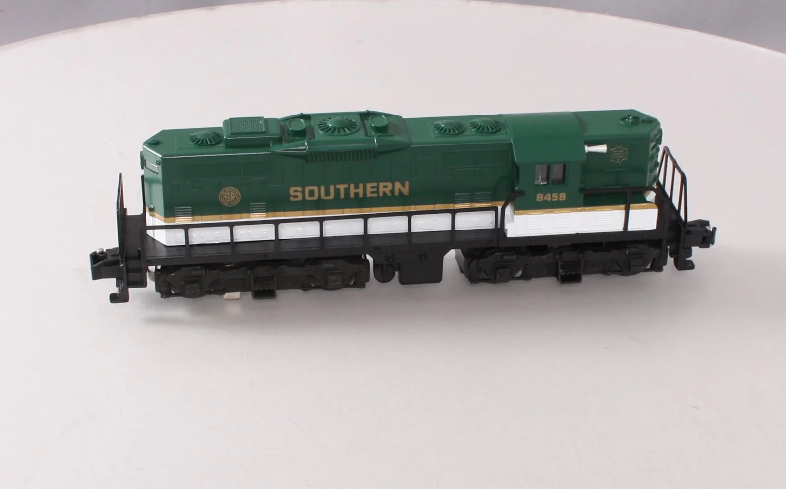 American Flyer 4-8458 S Gauge Southern GP-9 Diesel Locomotive NIB - Image 5