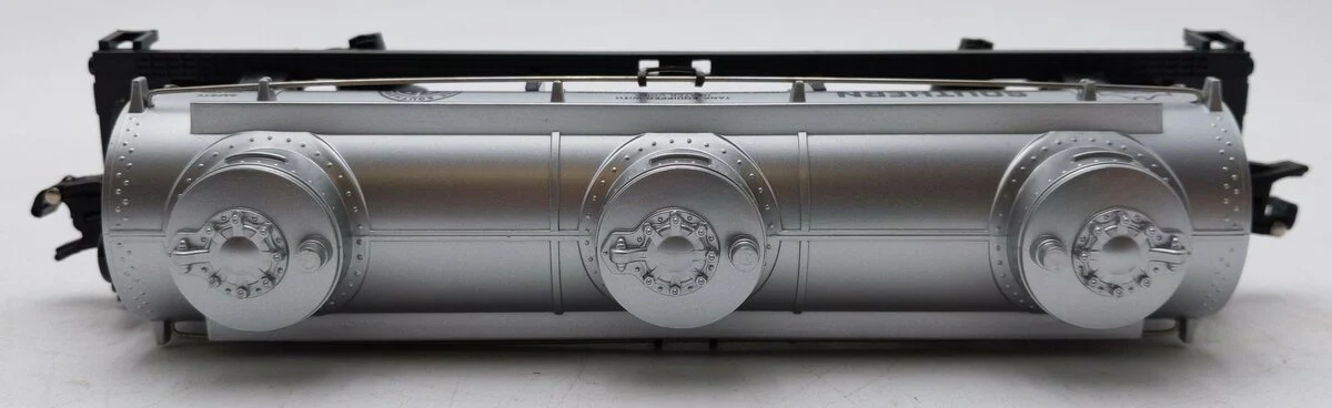 American Flyer 4-9105 S Gauge Southern Triple Dome Tank Car NIB - Image 3