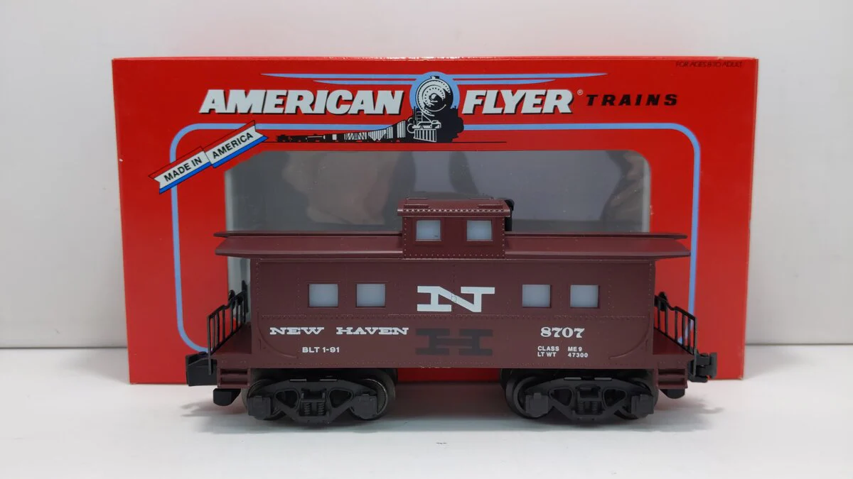 American Flyer 6-48707 S Gauge New Haven Lighted Square Window Caboose #8707 LN/Box - Image 4