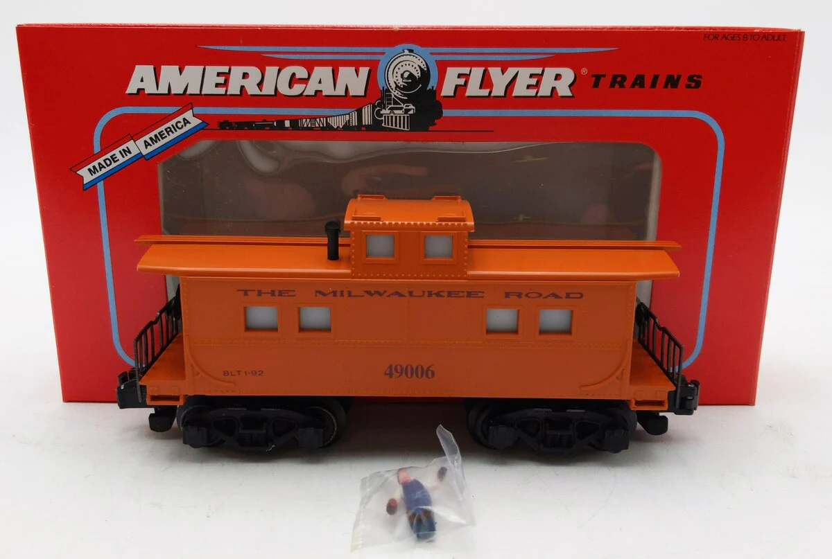 American Flyer 6-49006 S Gauge Milwaukee Road Caboose 49006 w/Operating Brakeman LN/Box