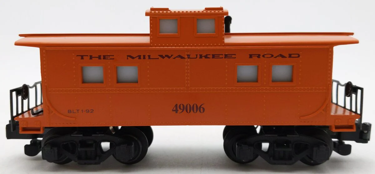 American Flyer 6-49006 S Gauge Milwaukee Road Caboose 49006 w/Operating Brakeman LN/Box - Image 2