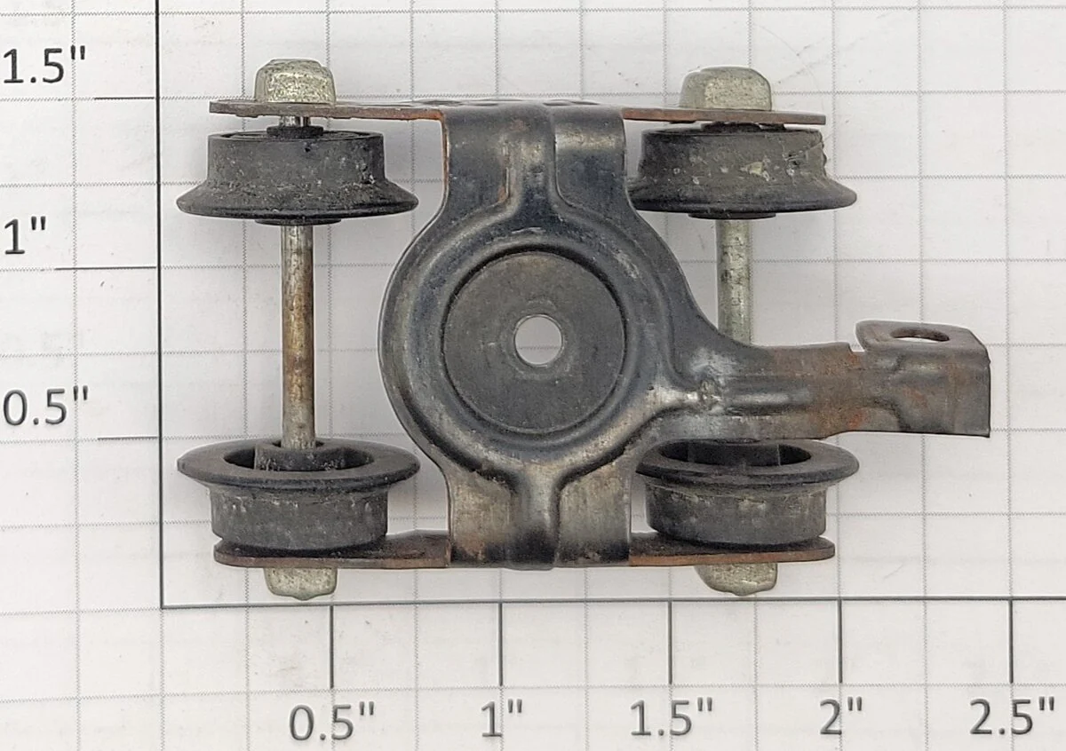 American Flyer XA12A057 Tin Metal Link Coupler Truck with Plastic Wheels