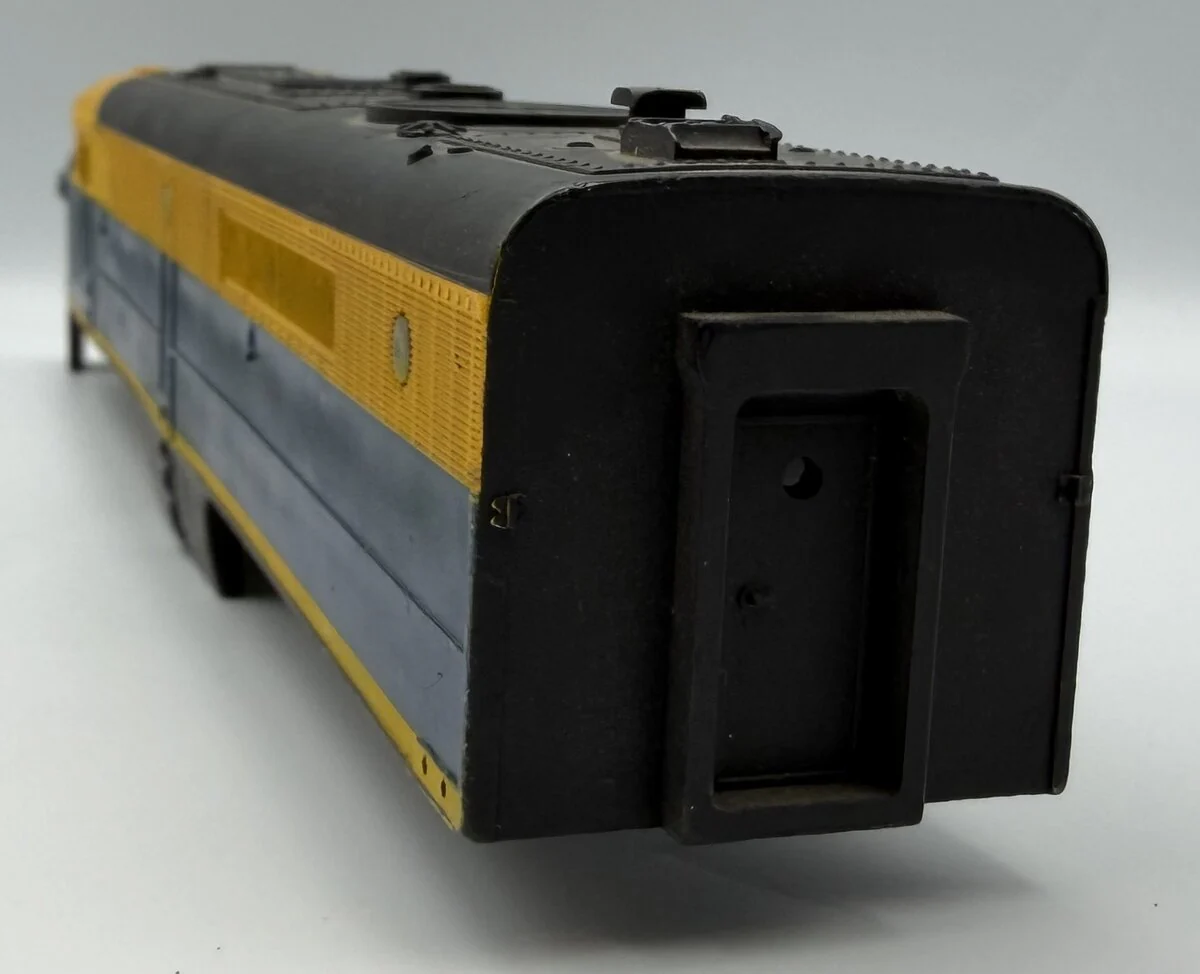American Flyer XA12D075 Yellow and Blue Santa Fe Shell Missing Some Trim - Image 6