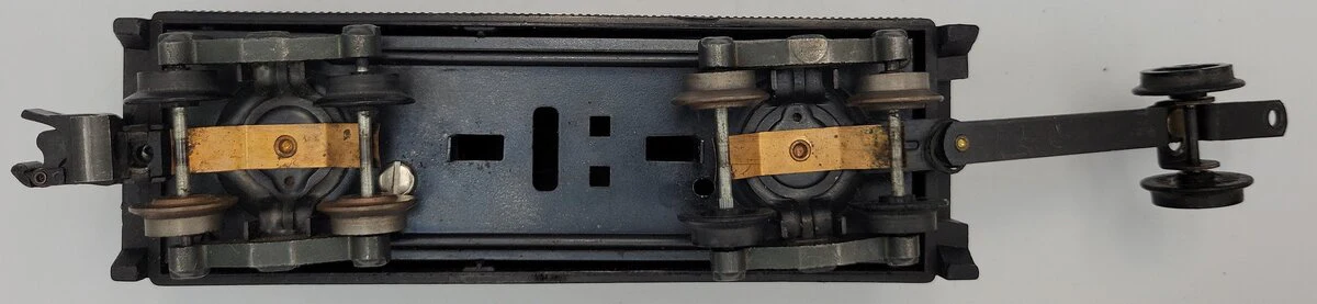 American Flyer XA9461 S Reading Lines Plastic Tender w/ Operating Coupler Truck - Image 3