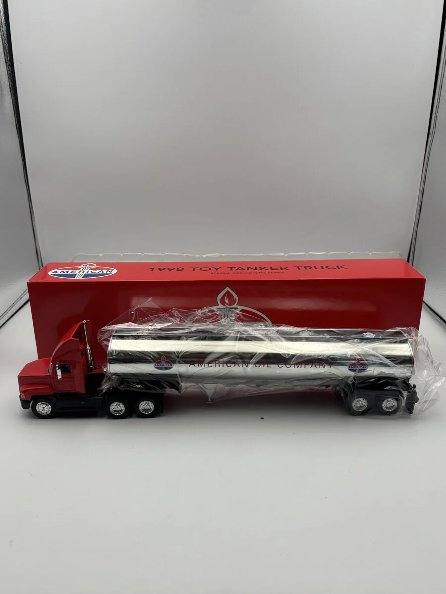 Amoco 1:24 American 1998 Toy Tanker Truck - Image 2