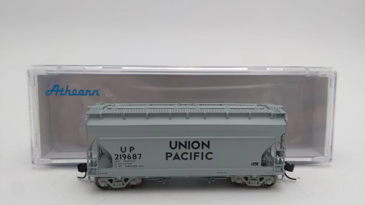 Athearn 23458 N Scale Union Pacific Hopper Car #219687 LN/Box