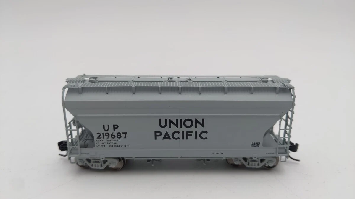 Athearn 23458 N Scale Union Pacific Hopper Car #219687 LN/Box - Image 2