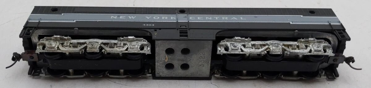 Athearn 4303 HO New York Central PB-1 Dummy Diesel Locomotive #4303 EX - Image 4
