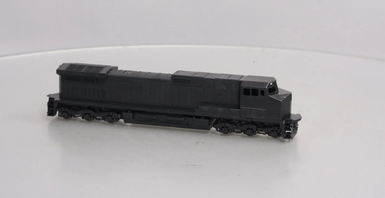 Athearn 4900 HO Undecorated C44-9W Powered Locomotive - Image 6