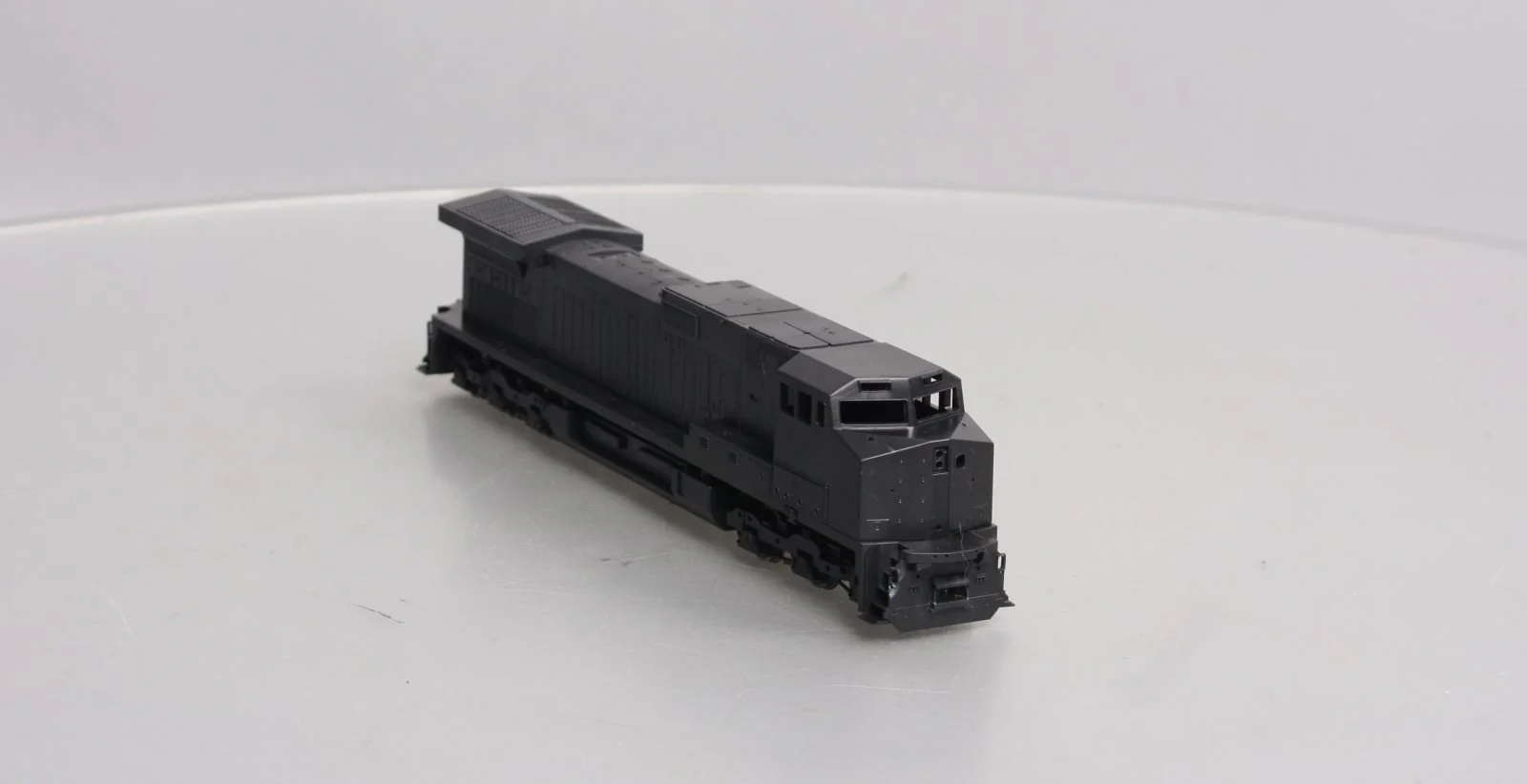 Athearn 4900 HO Undecorated C44-9W Powered Locomotive - Image 7