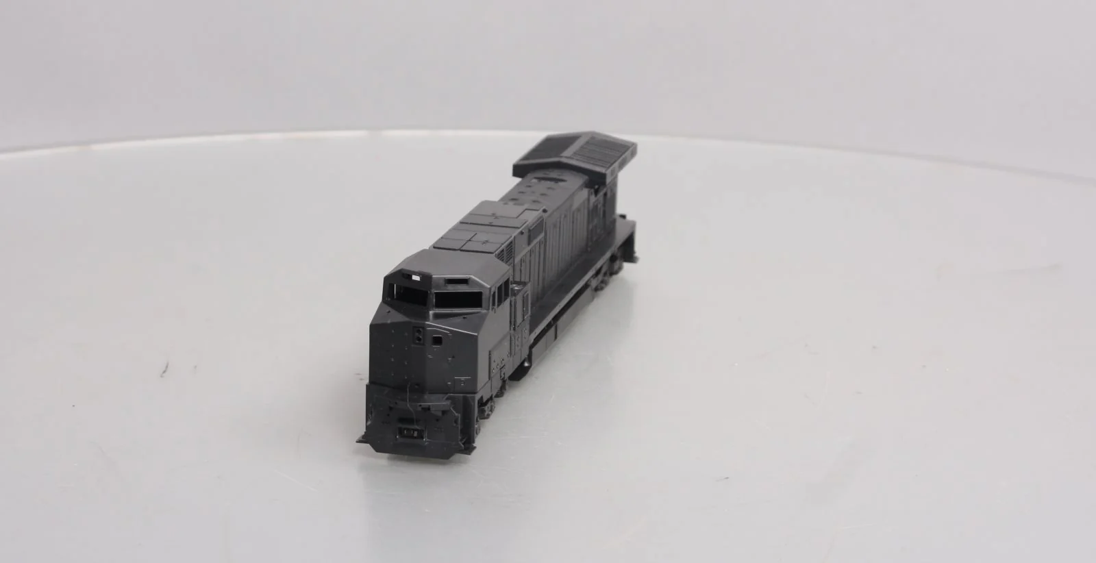 Athearn 4900 HO Undecorated C44-9W Powered Locomotive - Image 8