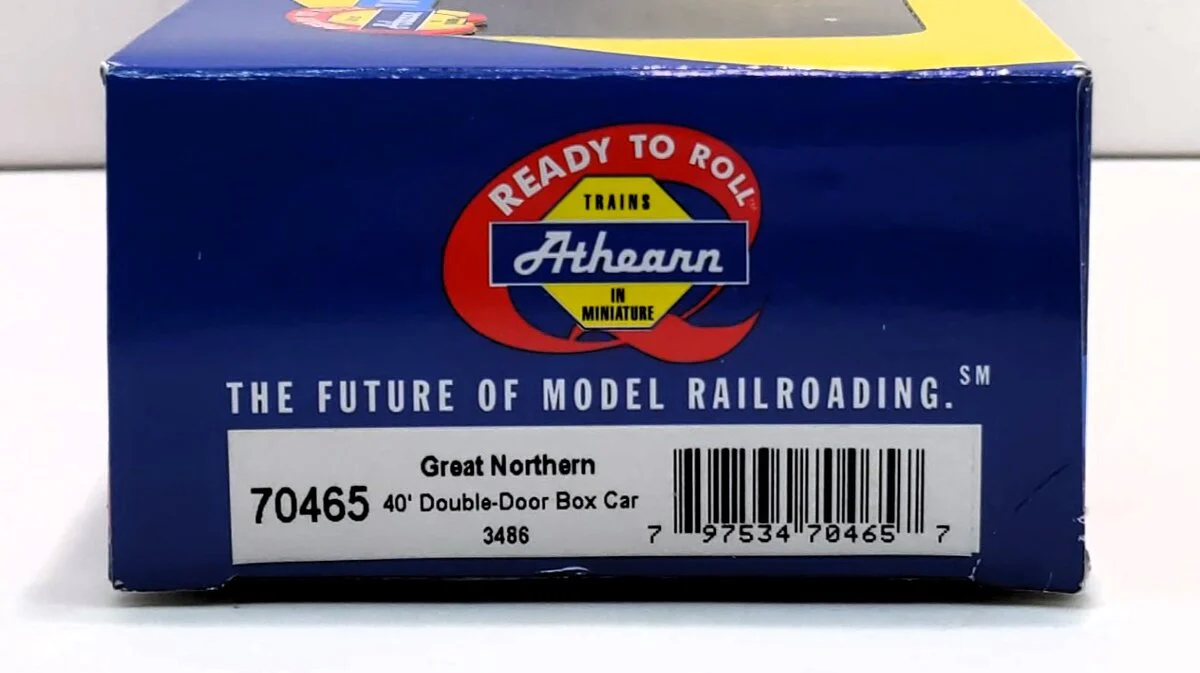 Athearn 70465 HO Scale Great Northern 40' Double Door Boxcar #3486 - Image 5