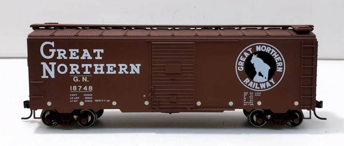 Athearn 70468 HO Scale Great Northern 40' Box Car #18748 - Image 3