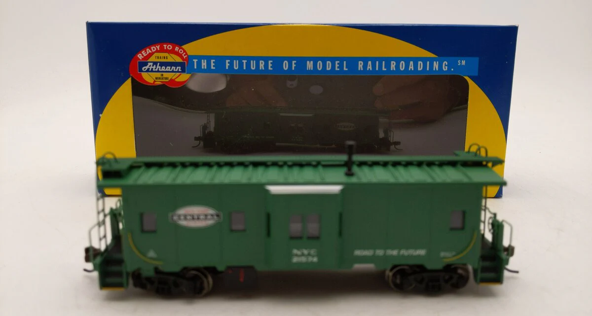 Athearn 74678 HO Scale NYC Bay Window Caboose #21574 LN/Box