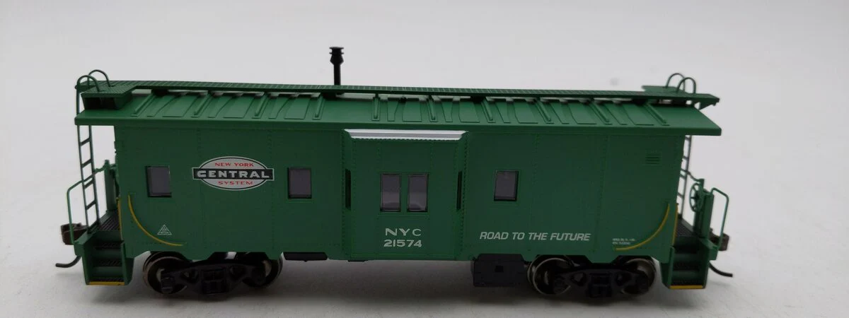 Athearn 74678 HO Scale NYC Bay Window Caboose #21574 LN/Box - Image 2