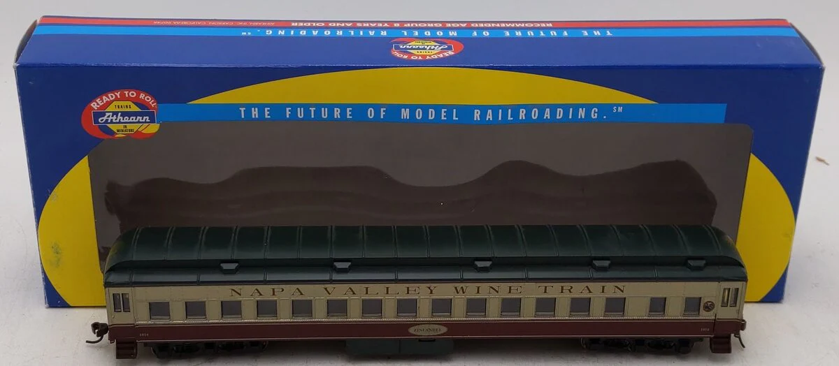 Athearn 8502 HO Scale Napa Valley RR "Zinfandel" Coach Passenger Car #1014 EX/Box