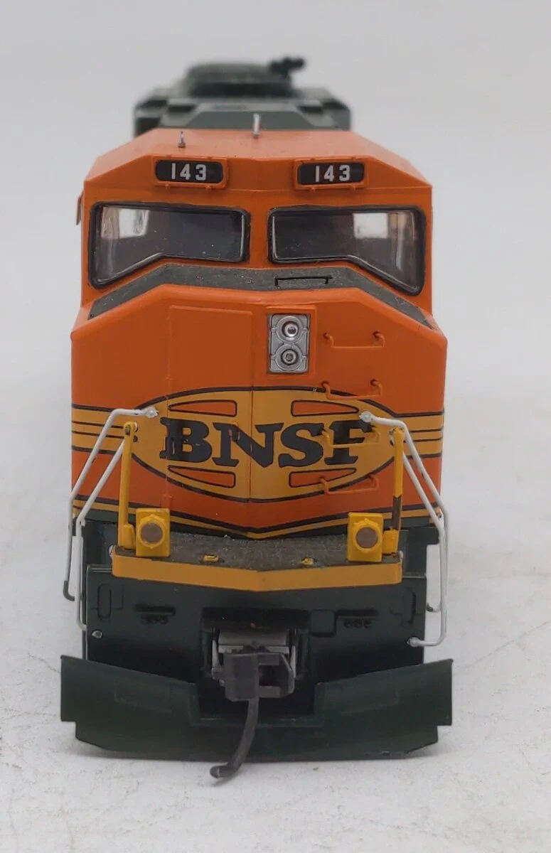Athearn 91509 HO Scale BNSF (Heritage II) GP60M Diesel Locomotive #143 DCC Ready VG - Image 3
