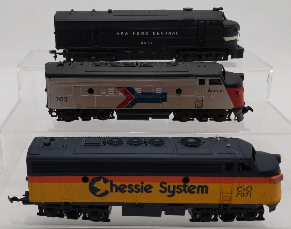 Athearn & Bachmann HO Scale Assorted Diesel Locomotives: #7071, 103, & 6603 [3] EX - Image 2
