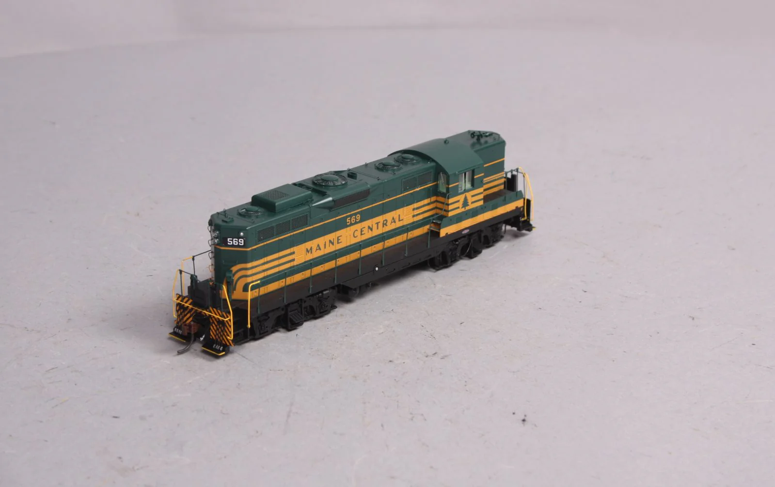 Athearn G62490 HO Scale Maine Central EMD GP7 Diesel Locomotive #529 LN/Box - Image 6