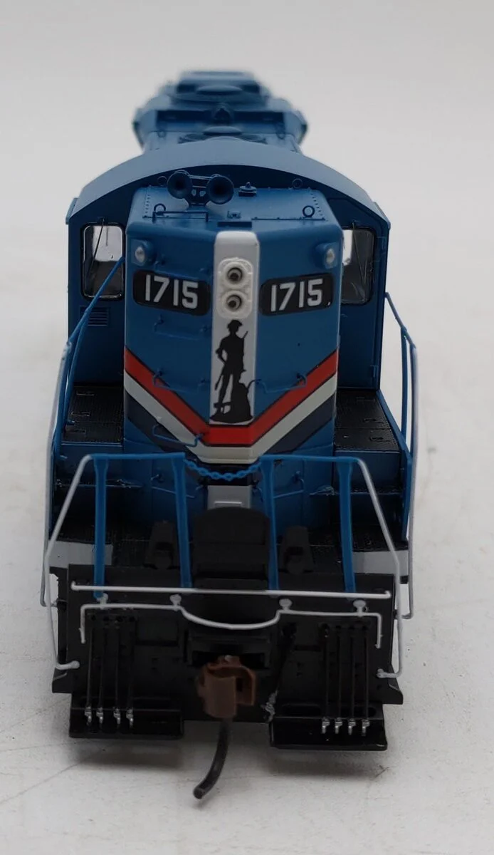 Athearn G62563 HO Scale Boston & Maine GP9 Diesel Locomotive #1715 LN/Box - Image 5