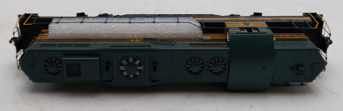 Athearn G62687 HO Scale Maine Central GP7 Phase II Diesel Locomotive #566 w/DCC EX/Box - Image 5