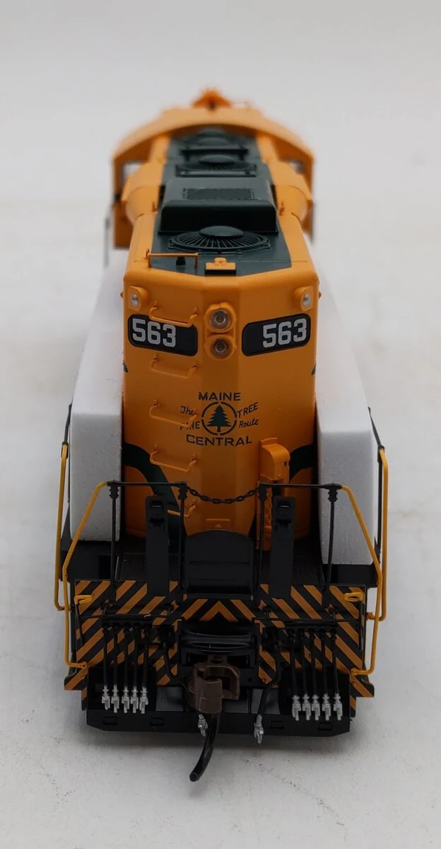 Athearn G82616 HO Scale Maine Central GP7 Diesel Locomotive #563 LN/Box - Image 3