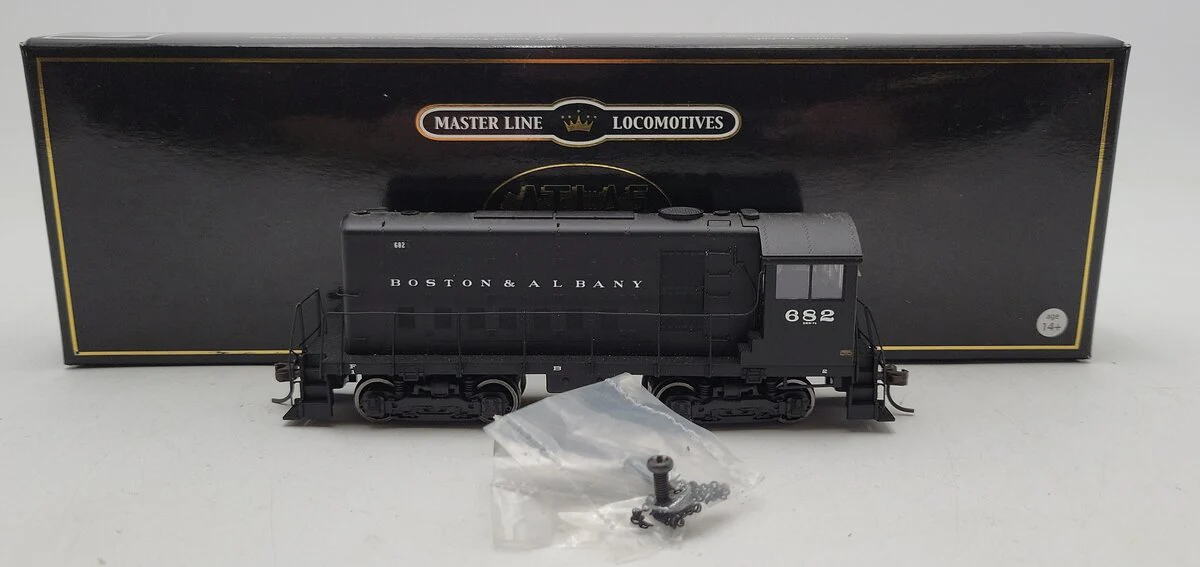 Atlas 10001591 HO Scale Boston & Albany HH660 Diesel Locomotive #682 LN/Box