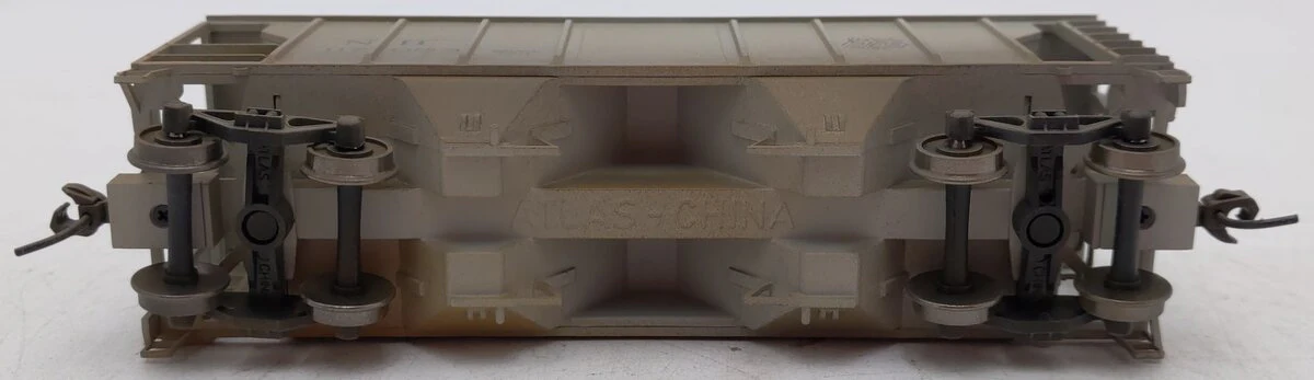 Atlas 17206 HO Scale New Haven Custom Weathered Covered Hopper #117083/Box - Image 6