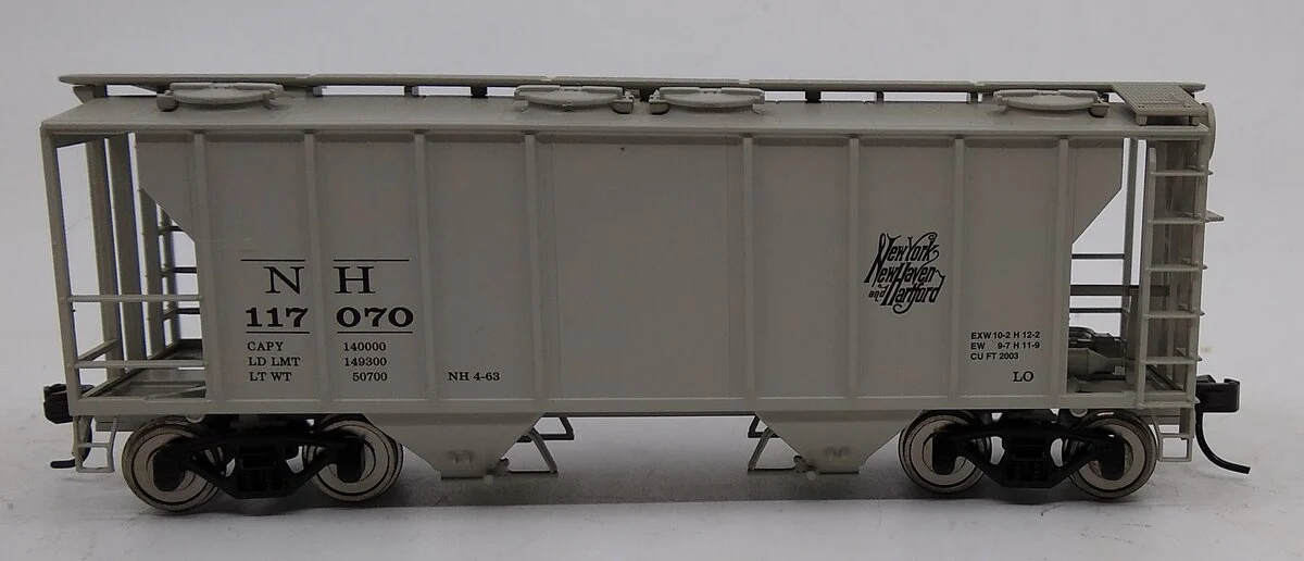 Atlas 1814-1 HO New Haven PS-2 2-Bay Covered Hopper Car #117070 MT/Box - Image 2
