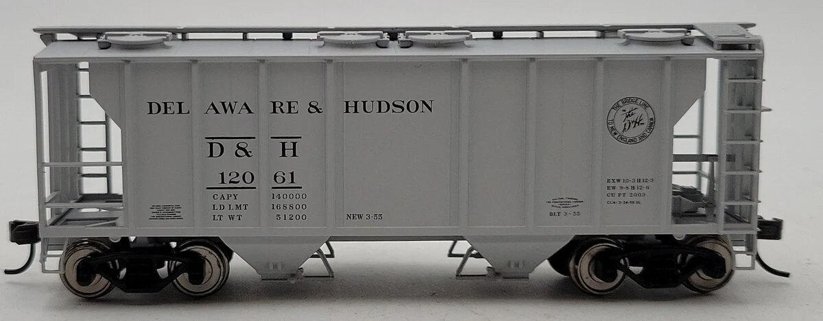 Atlas 1848-1 HO Scale Delaware & Hudson PS-2 Covered Hopper Car #12061 LN/Box - Image 2
