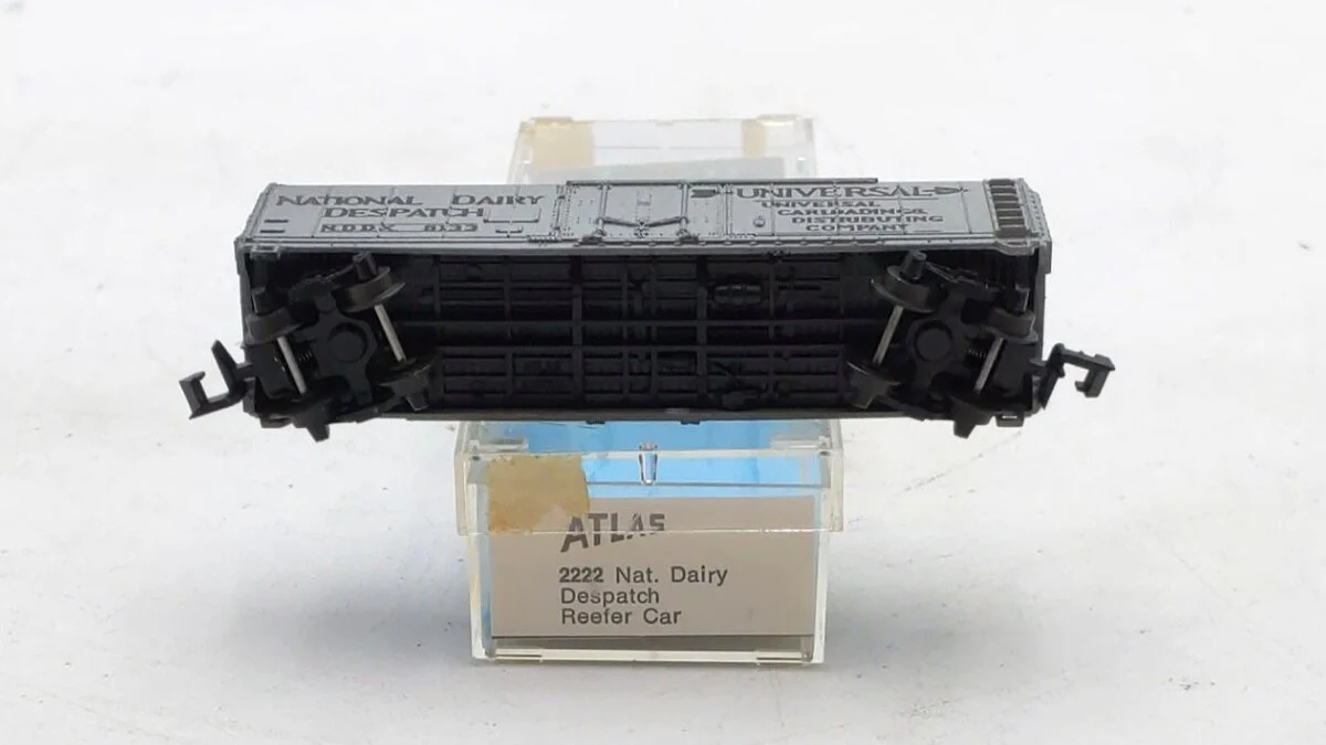 Atlas 2222 N Scale National Dairy Despatch NDDX 40' Refrigerator Car #8133 LN/Box - Image 2