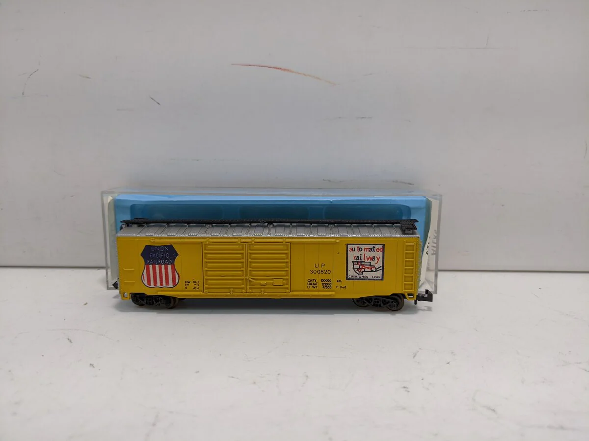 Atlas 2333 N Scale Union Pacific 50' 2 Door Boxcar #300620 LN/Box
