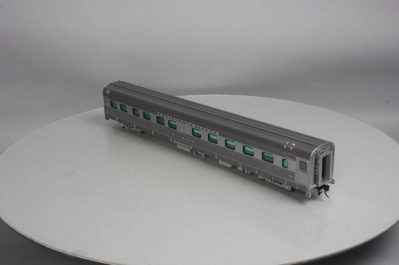 Atlas 3002176-1 O Cali Zephyr CB&Q "Silver Butte" 10-6 Sleeper Car (2-Rail) LN/Box - Image 4