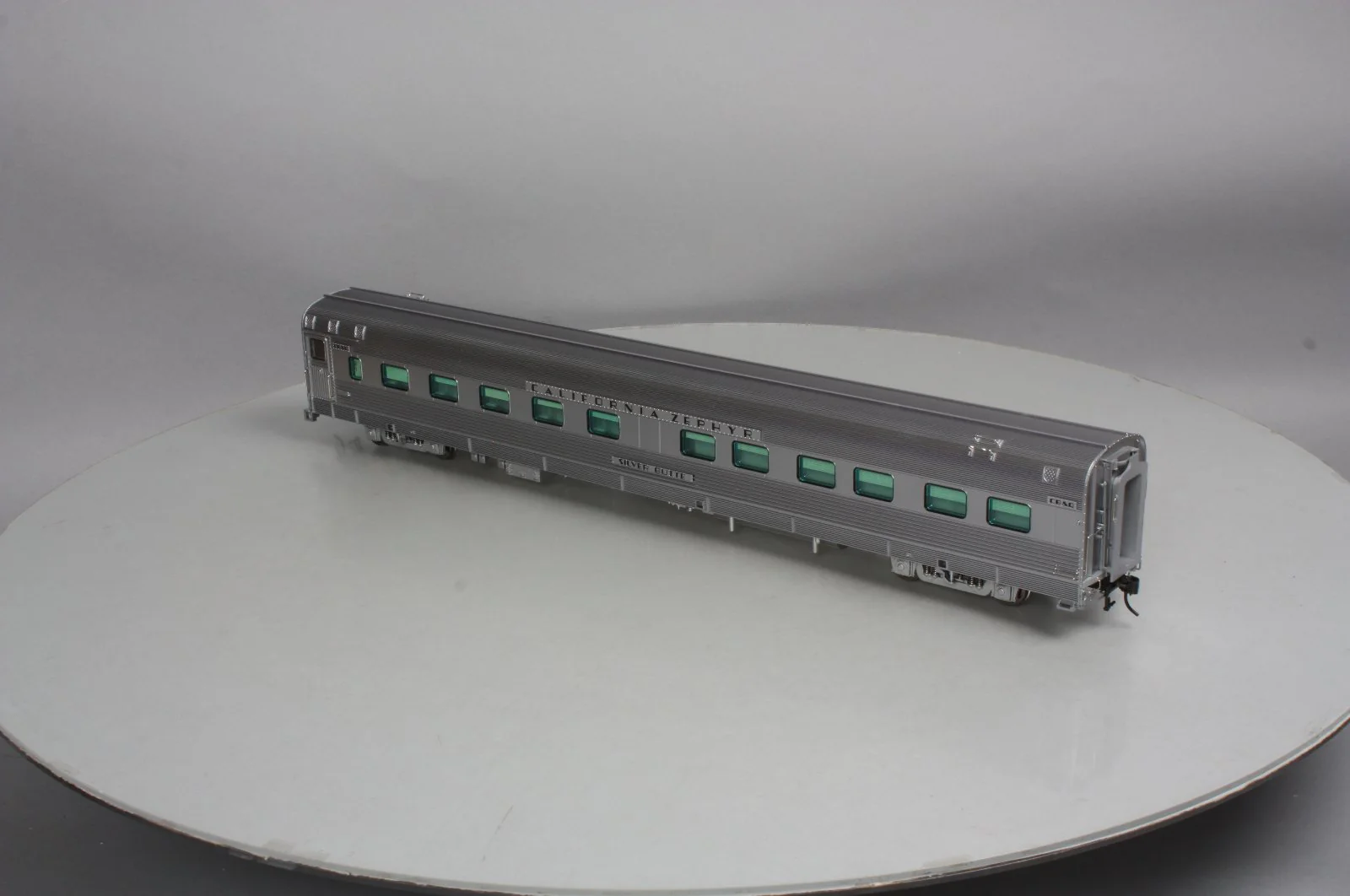 Atlas 3002176-1 O Cali Zephyr CB&Q "Silver Butte" 10-6 Sleeper Car (2-Rail) LN/Box - Image 8