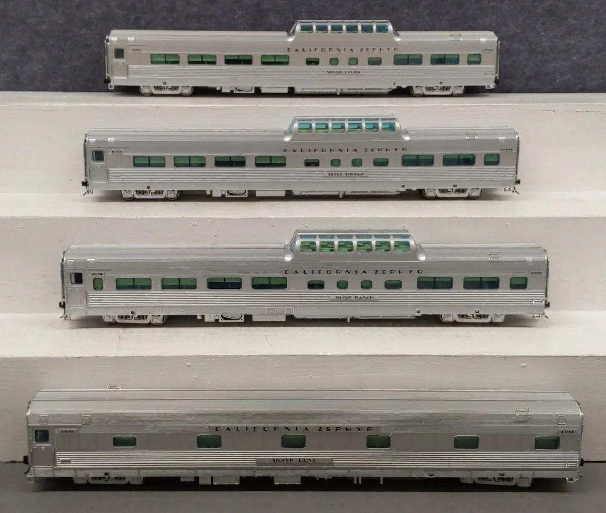 Atlas 3009020S O CB&Q GSC Ltd Edition California Zephyr Passenger Car 2-Rail Set LN/Box - Image 2