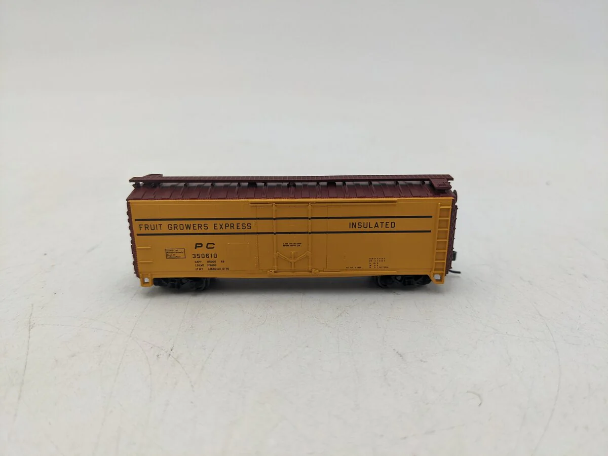 Atlas 33007 N Penn Central 40' Plug Door Boxcar #350610 LN/Box - Image 2