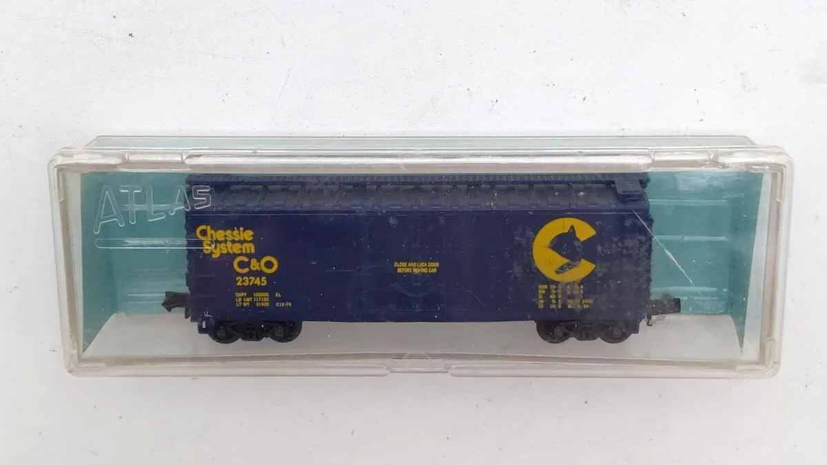 Atlas 3303 N Scale Chessie System Plug Door Box Car #23745 LN/Box