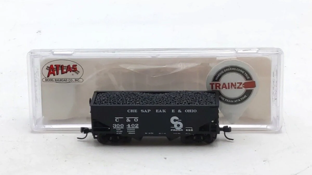 Atlas 41104 N Scale Chesapeake & Ohio 55 Ton Fishbelly Hopper #300402 NIB
