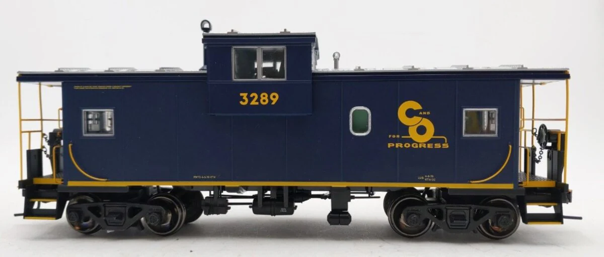 Atlas 7602-2 O Scale Chesapeake & Ohio Extended Vision Caboose #3289 [2-Rail] LN/Box - Image 2