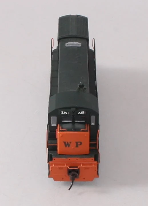 Atlas 8286 HO Scale Western Pacific GE U23B Diesel Locomotive # 2251 LN/Box - Image 12