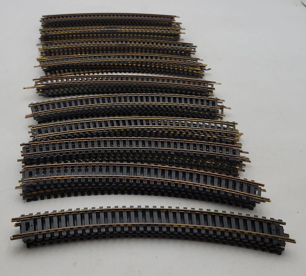 Atlas Life-Like, Bachmann & Others HO Assorted Curved Track Sections [49] EX