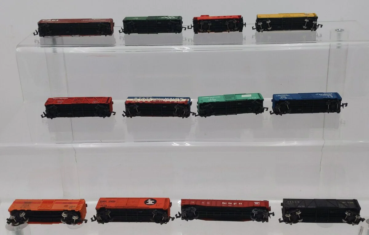 Atlas N Scale Assorted Freight Cars [12] LN - Image 2