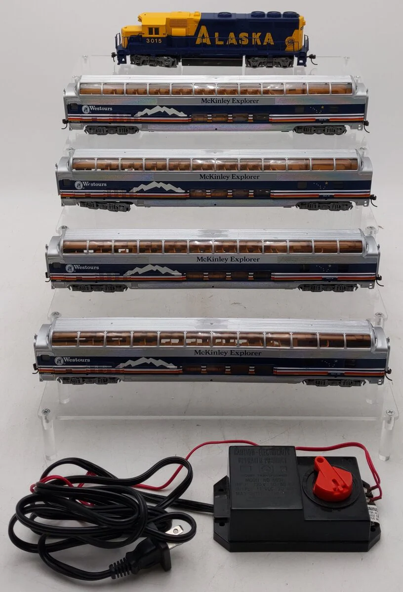 Bachmann 00624 Alaska McKinley Explorer HO Gauge Diesel Passenger Train Set EX