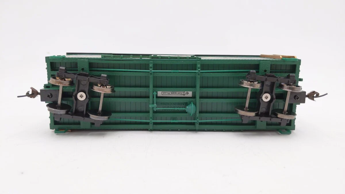 Bachmann 14-07959-010 On30 Scale Hawthorne Village Kinkade Wreath Box Car LN - Image 6