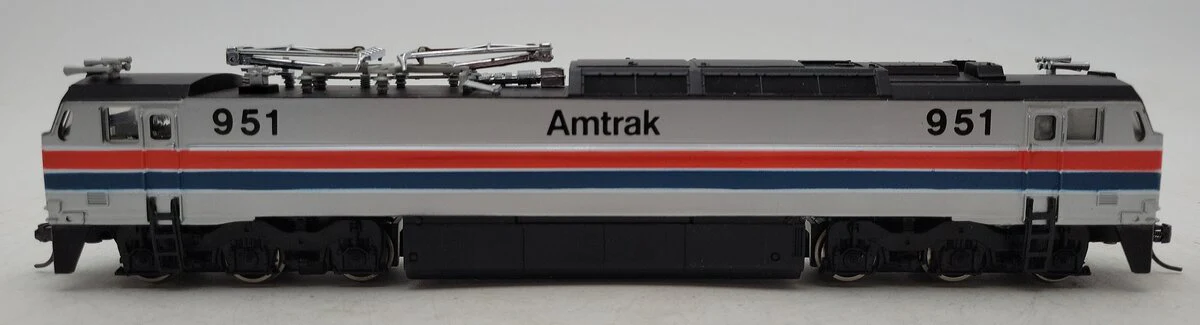 Bachmann 41-655-05 HO Amtrak E60CP Electric Locomotive #951 LN/Box - Image 2