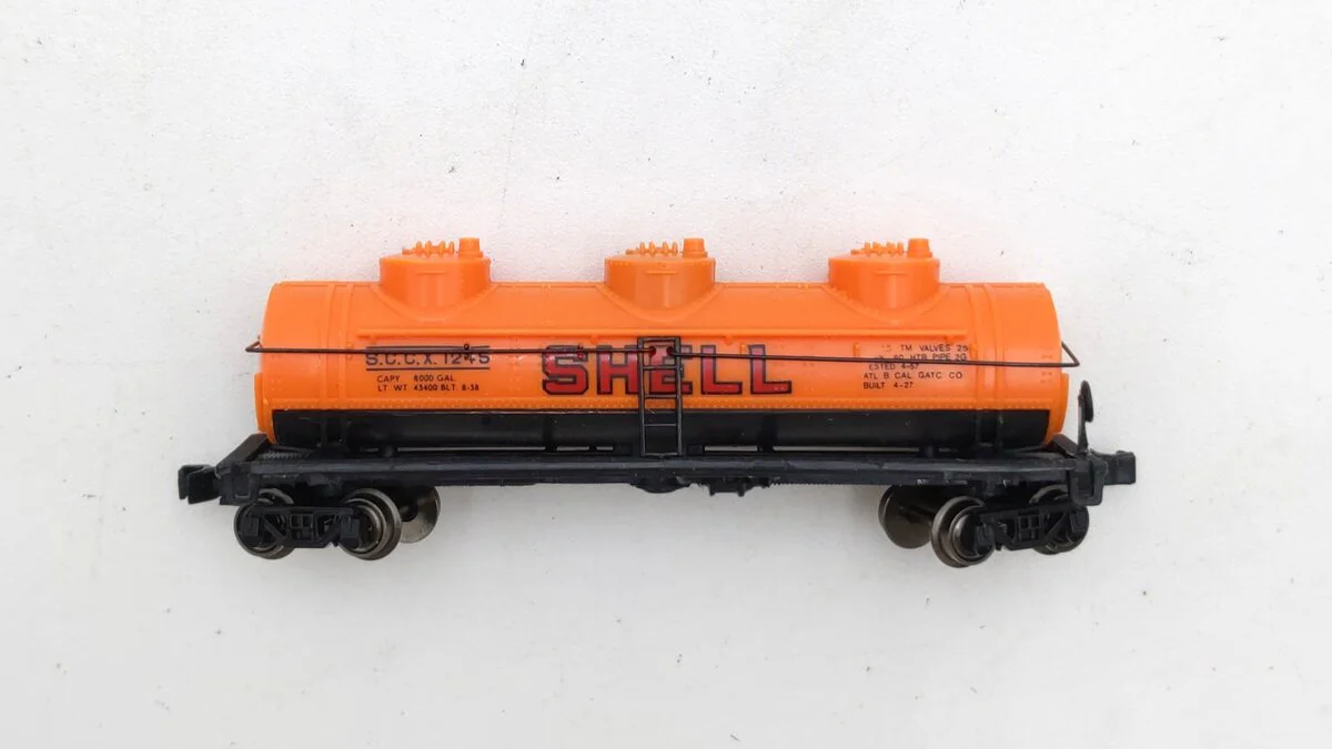 Bachmann 70184 N Scale Shell Oil 40' 3-Dome Tank Car #1245 LN