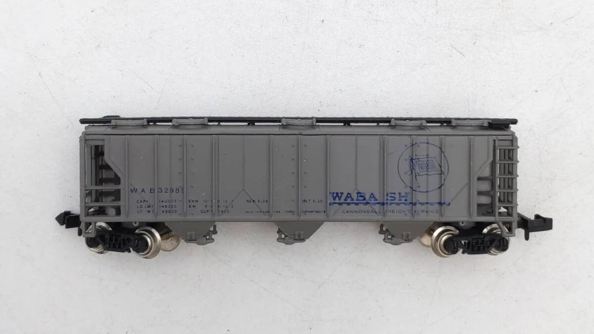 Bachmann 73661 N Scale Wabash 3-Bay Covered Hopper #32985 EX - Image 2